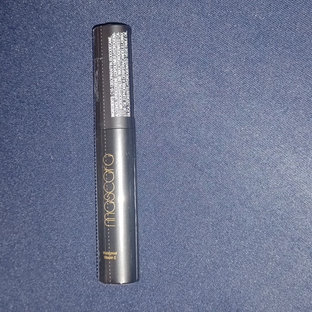 Makeup Assortment - Picture 8 of 9
